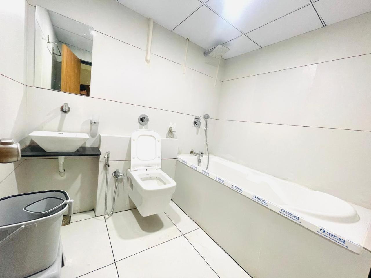 Hotel Royal Orbit راجكوت المظهر الخارجي الصورة
